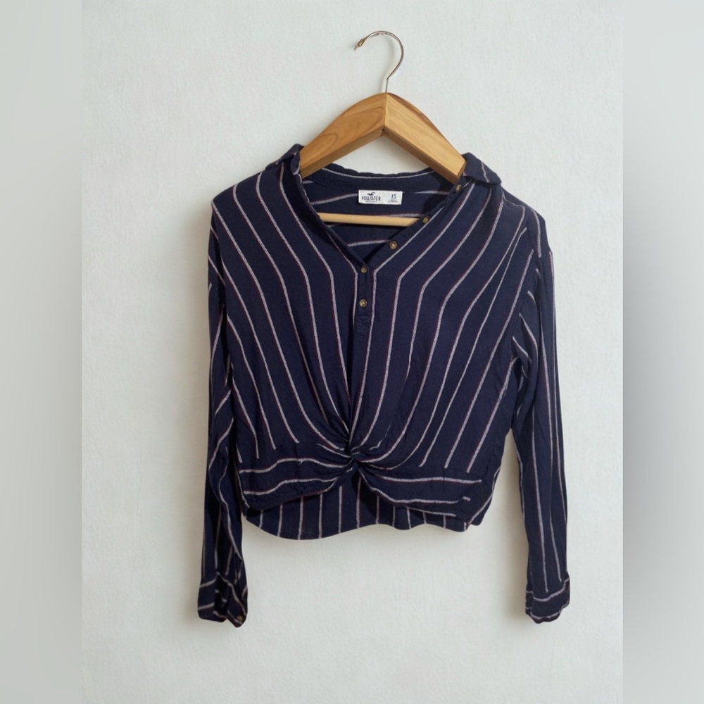 Hollister Lightweight Button-Up Crop Top Knot Hem Navy Maroon Stripes Size XS